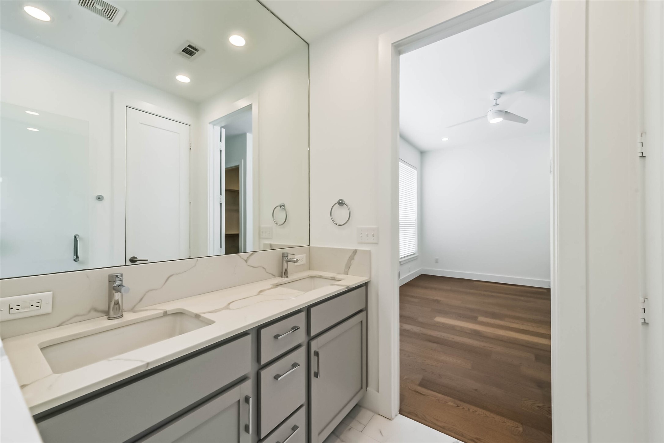 2408 Emancipation Avenue A Property Photo 11