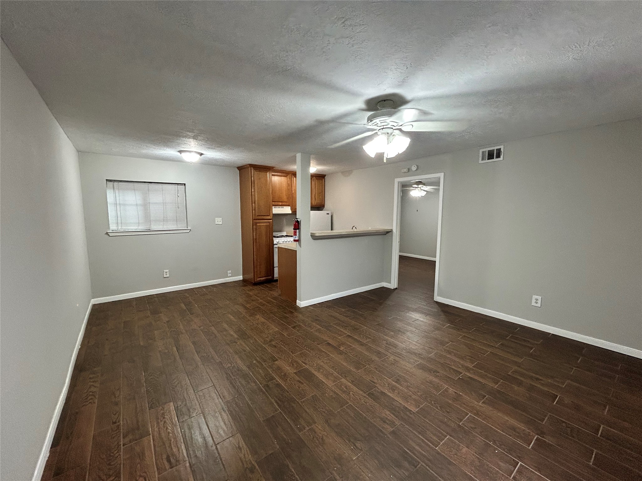 425 Emerson 6 Property Photo 2