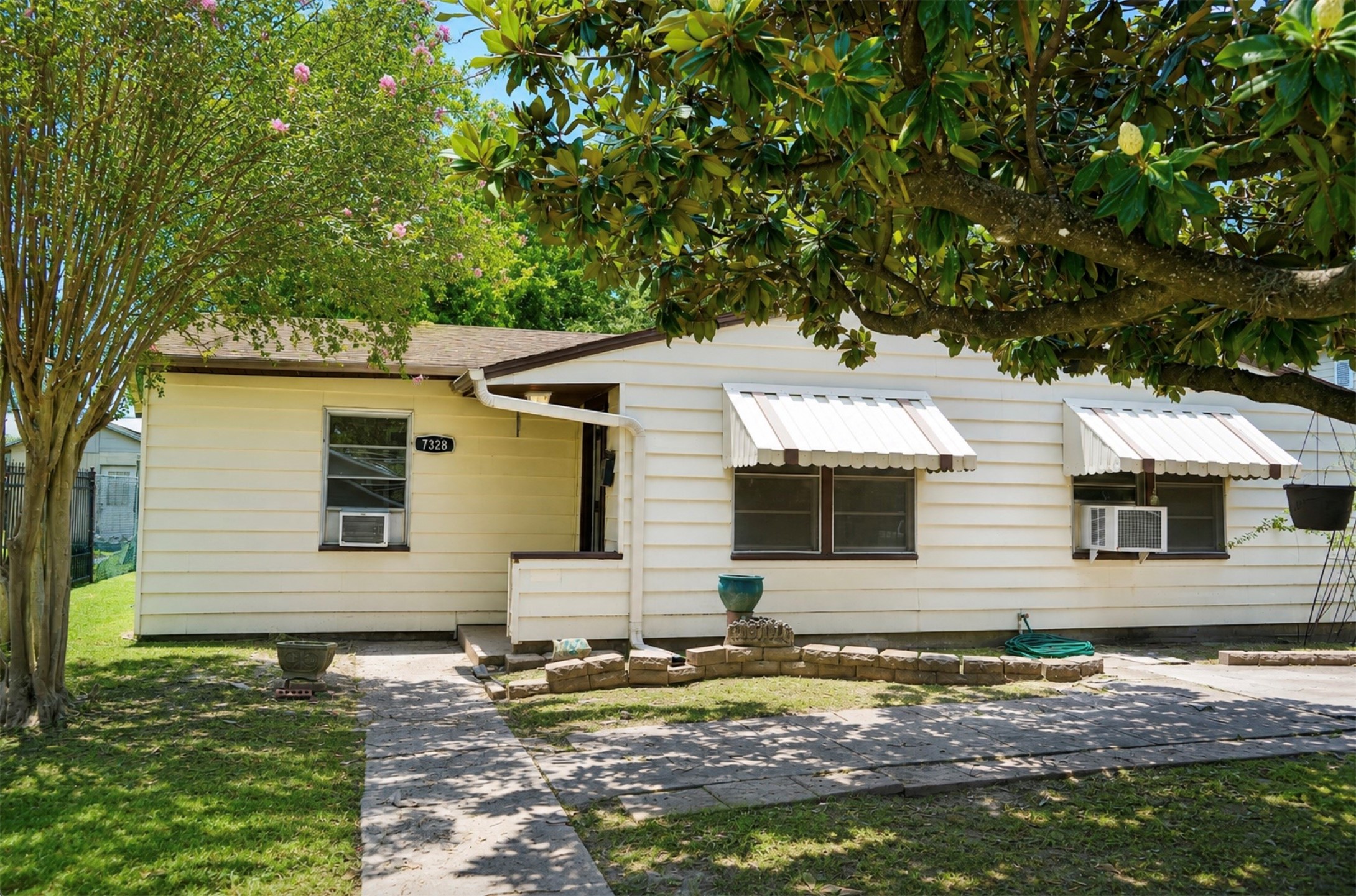 7328 Oak Hill Drive Property Photo 1