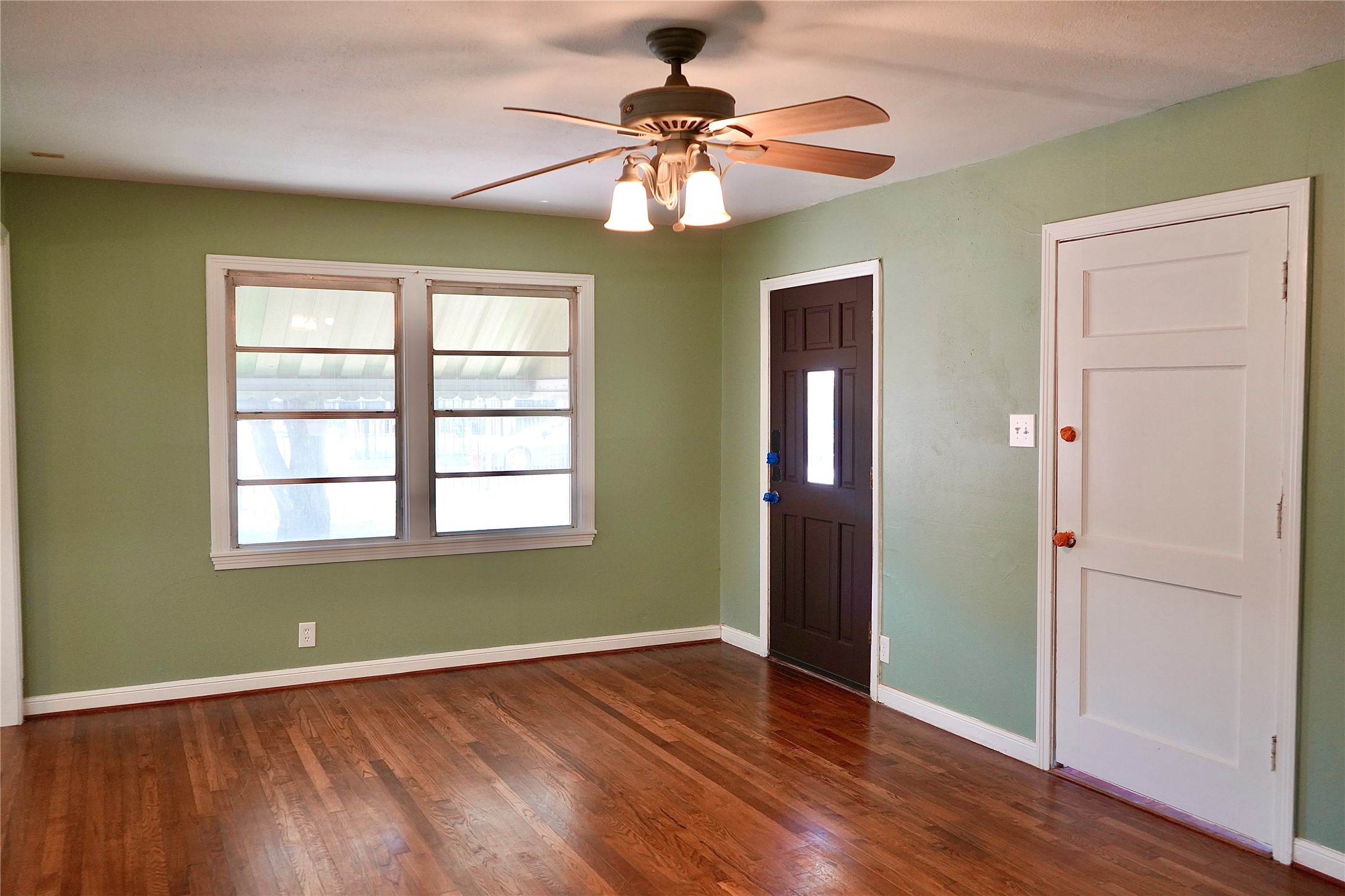 7328 Oak Hill Drive Property Photo 3