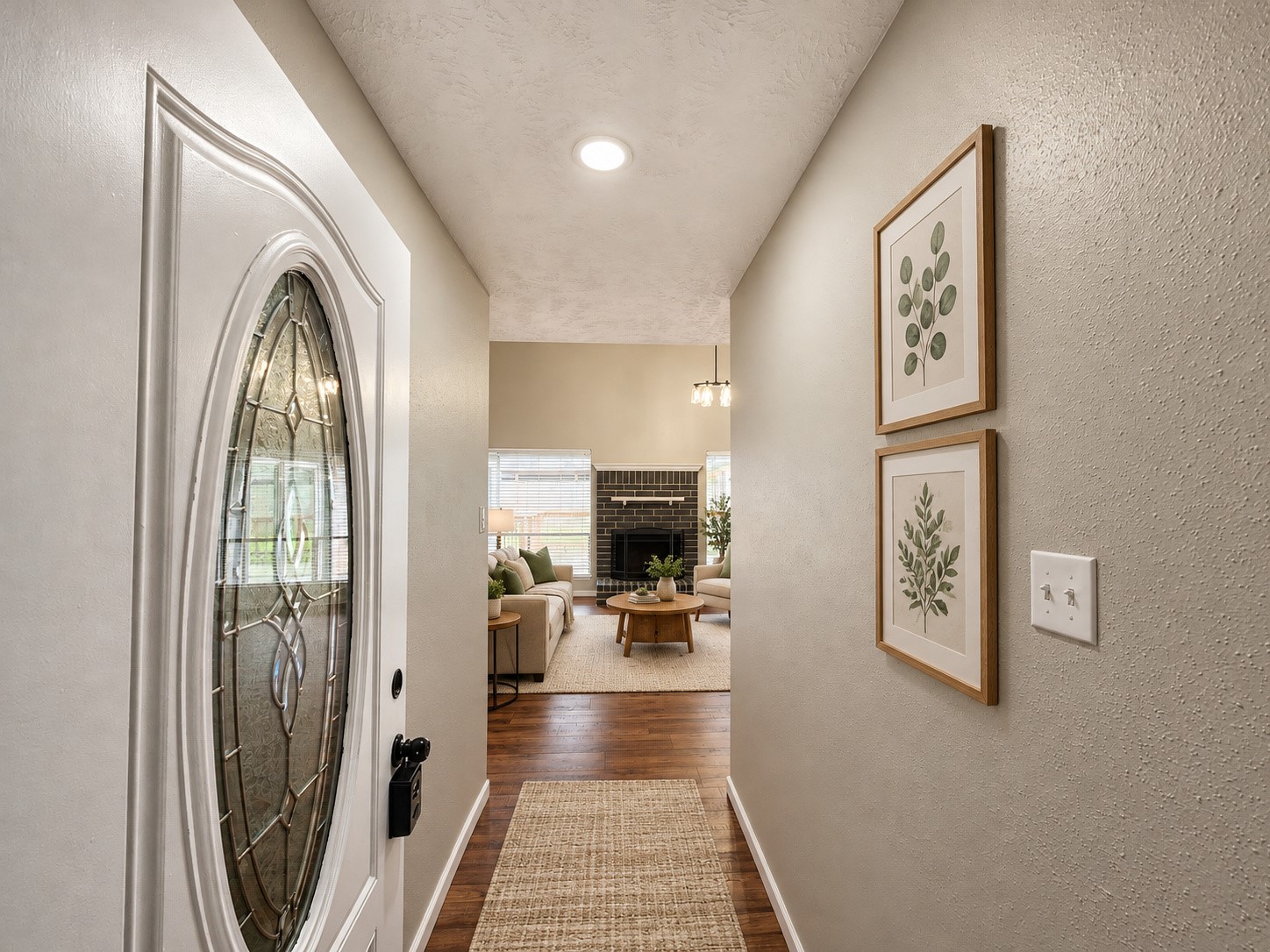 2118 Creston Drive Property Photo 3