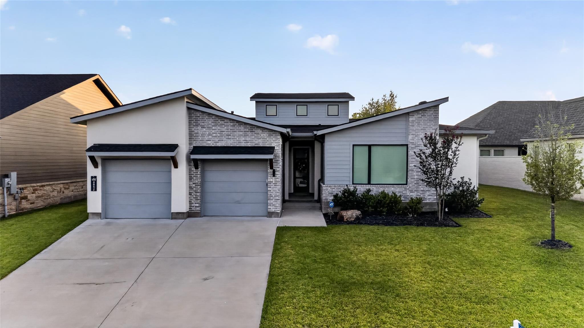 2852 Persimmon Ridge Court, Bryan Tx 77807 Property Photo 1