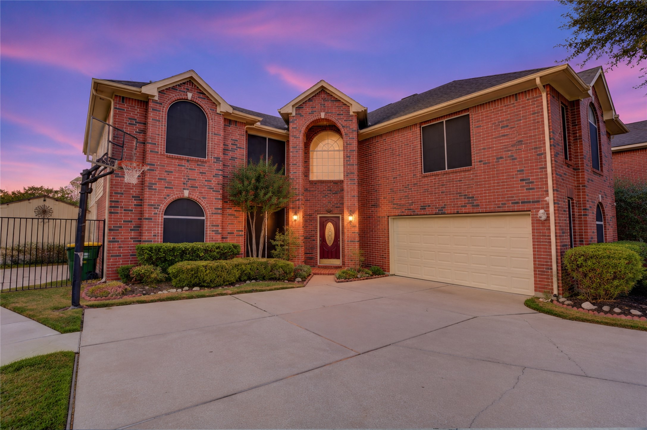 2707 Sterling Fields Drive Property Photo 2