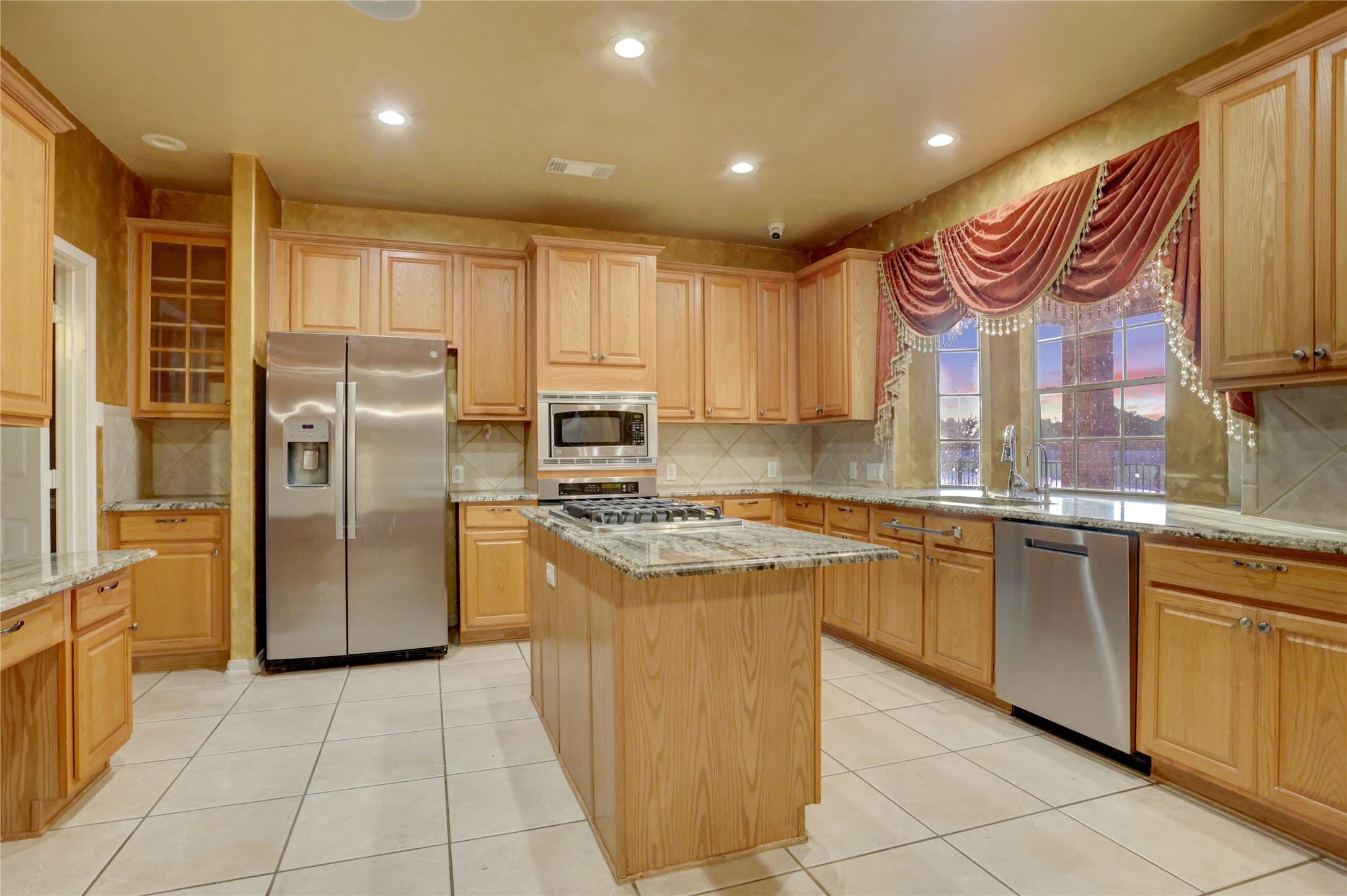 2707 Sterling Fields Drive Property Photo 6