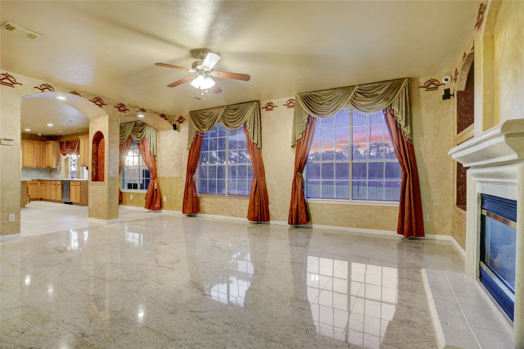 2707 Sterling Fields Drive Property Photo 11