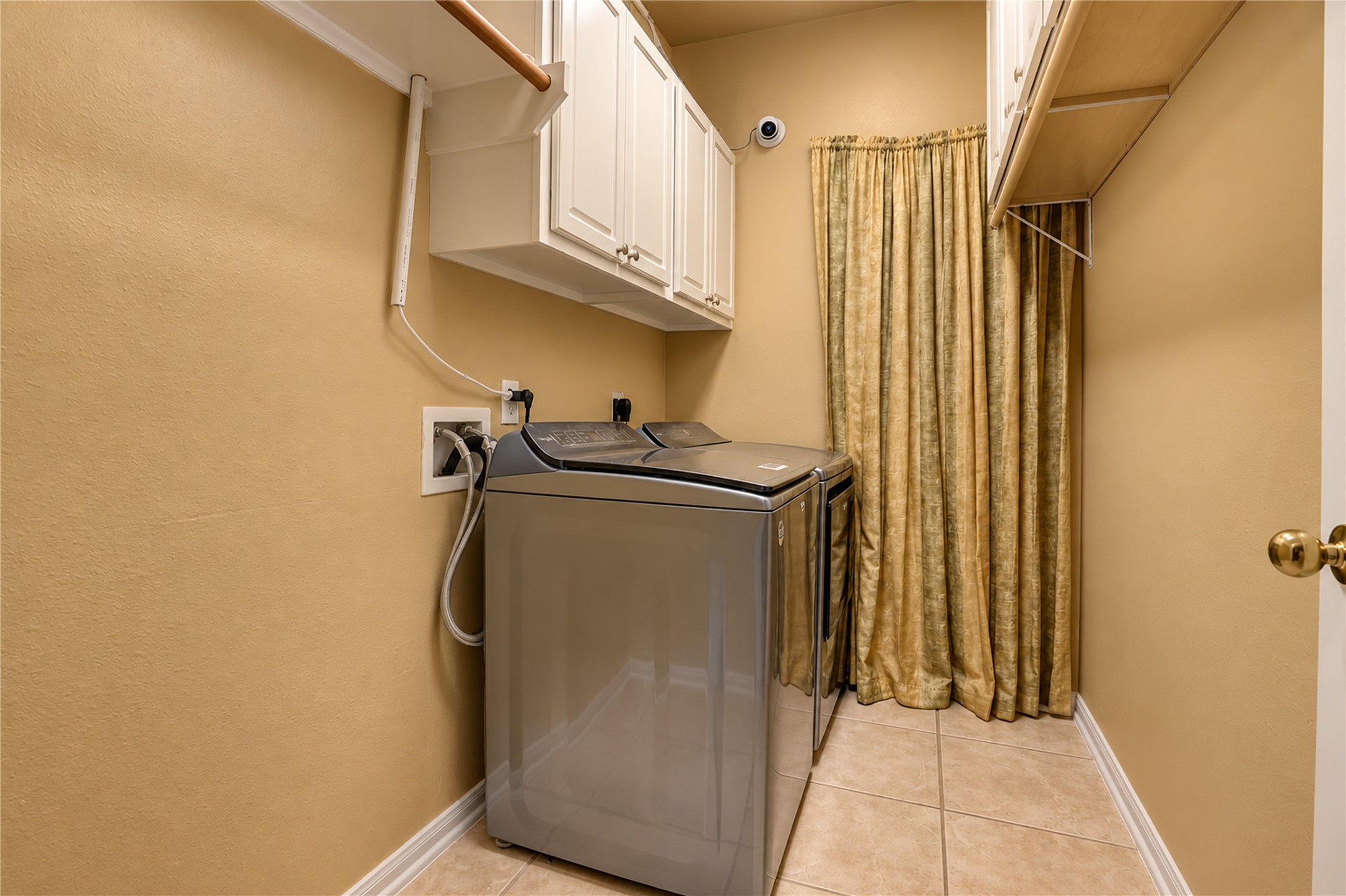 2707 Sterling Fields Drive Property Photo 15