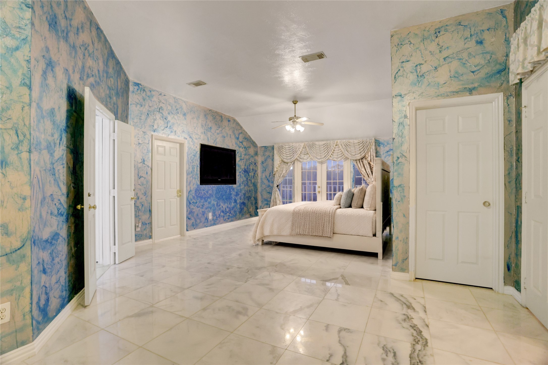 2707 Sterling Fields Drive Property Photo 18