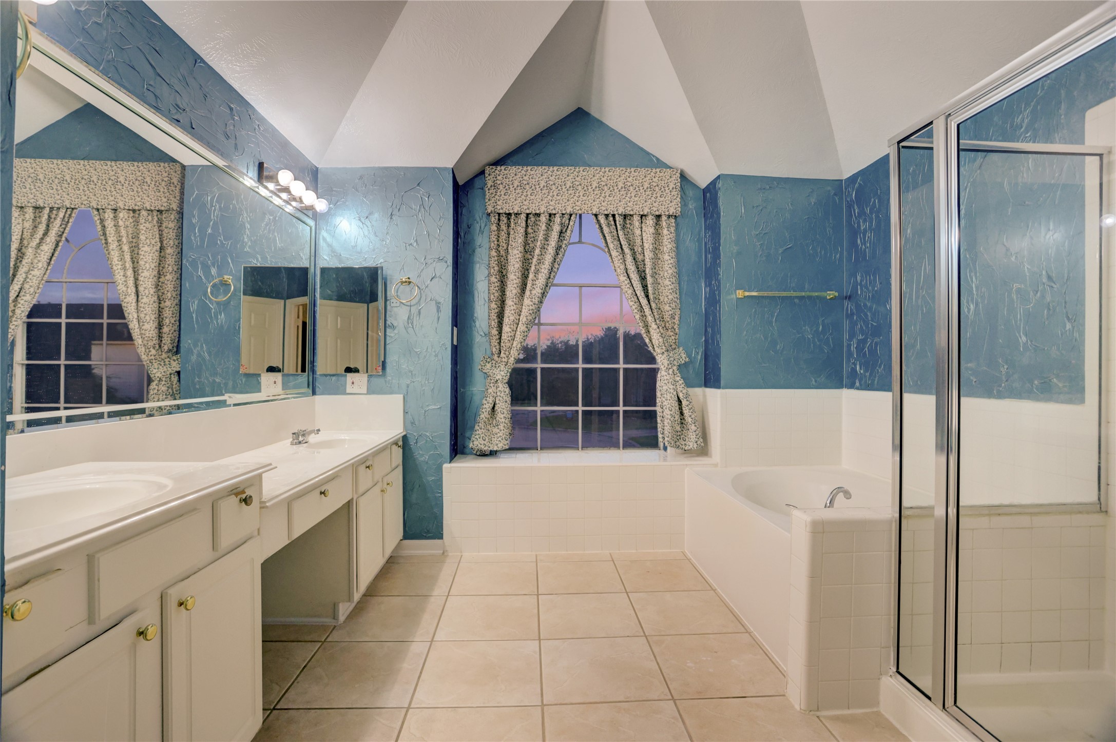 2707 Sterling Fields Drive Property Photo 19