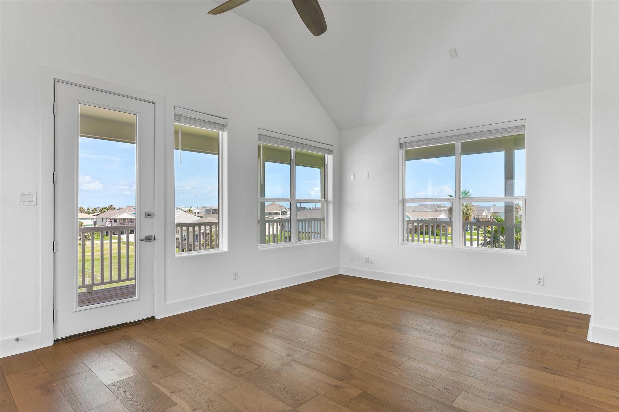 4006 Fort Bend Drive Property Photo 2