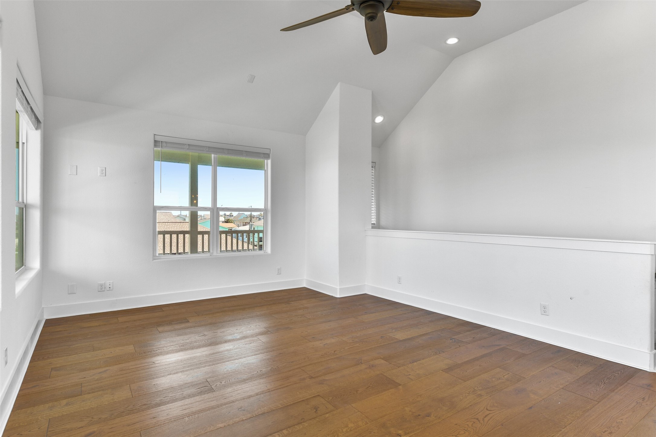 4006 Fort Bend Drive Property Photo 3
