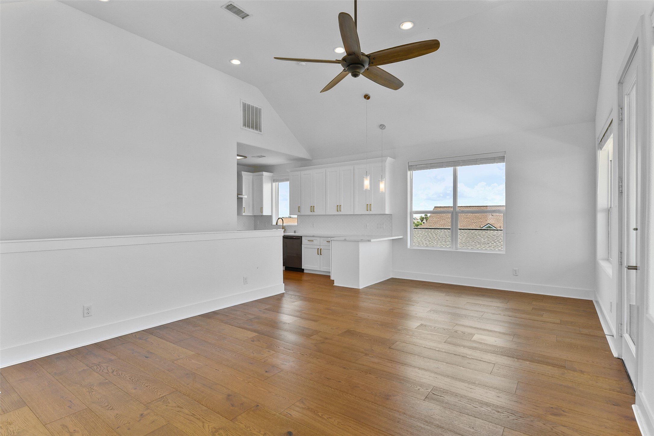 4006 Fort Bend Drive Property Photo 5