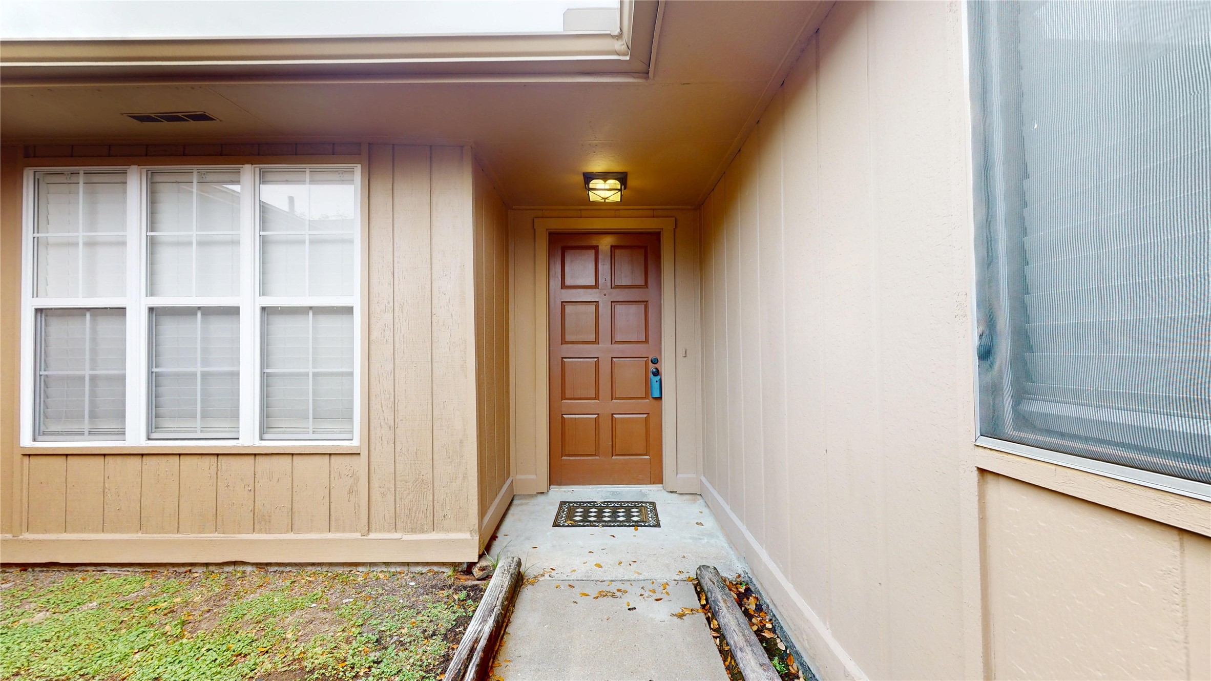 1022 Manorglen Drive Property Photo 5