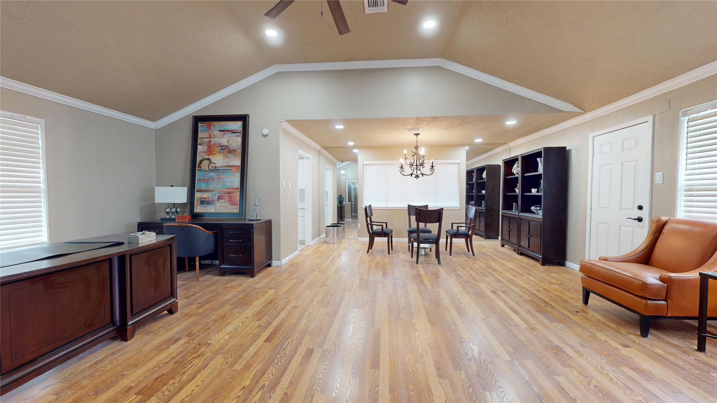 1022 Manorglen Drive Property Photo 8