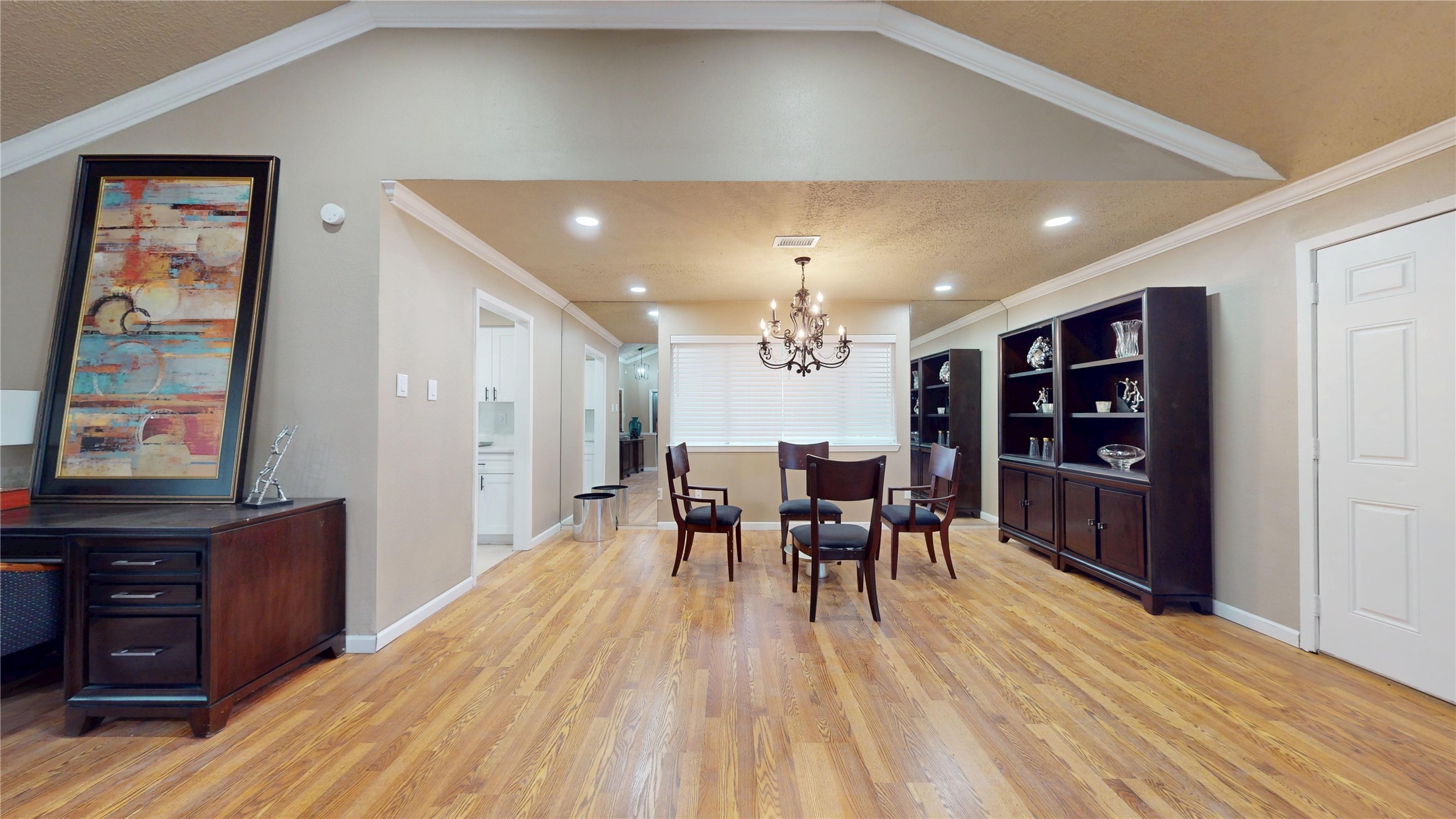 1022 Manorglen Drive Property Photo 12