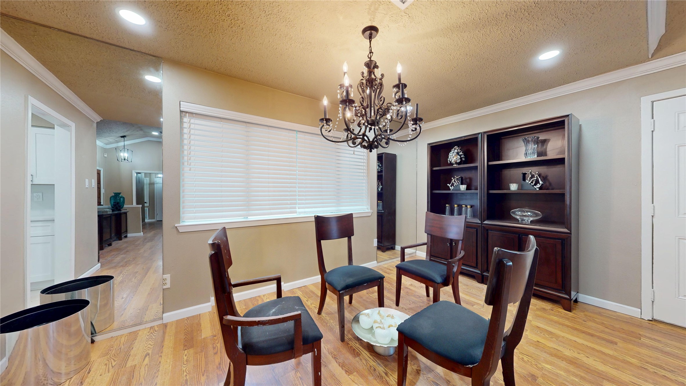 1022 Manorglen Drive Property Photo 13