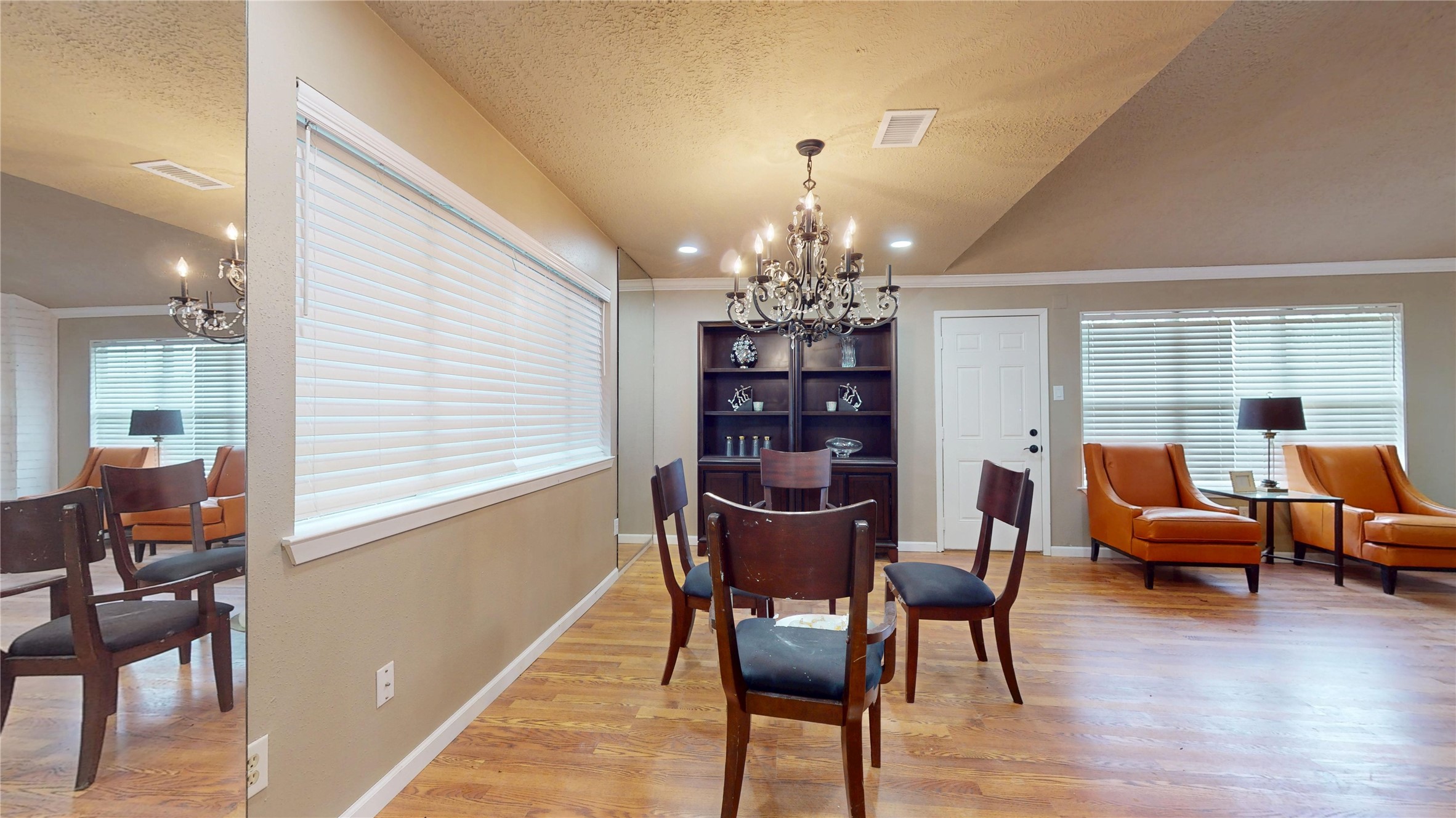1022 Manorglen Drive Property Photo 14