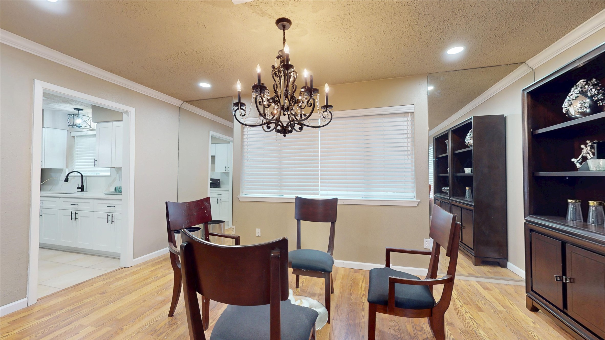 1022 Manorglen Drive Property Photo 15
