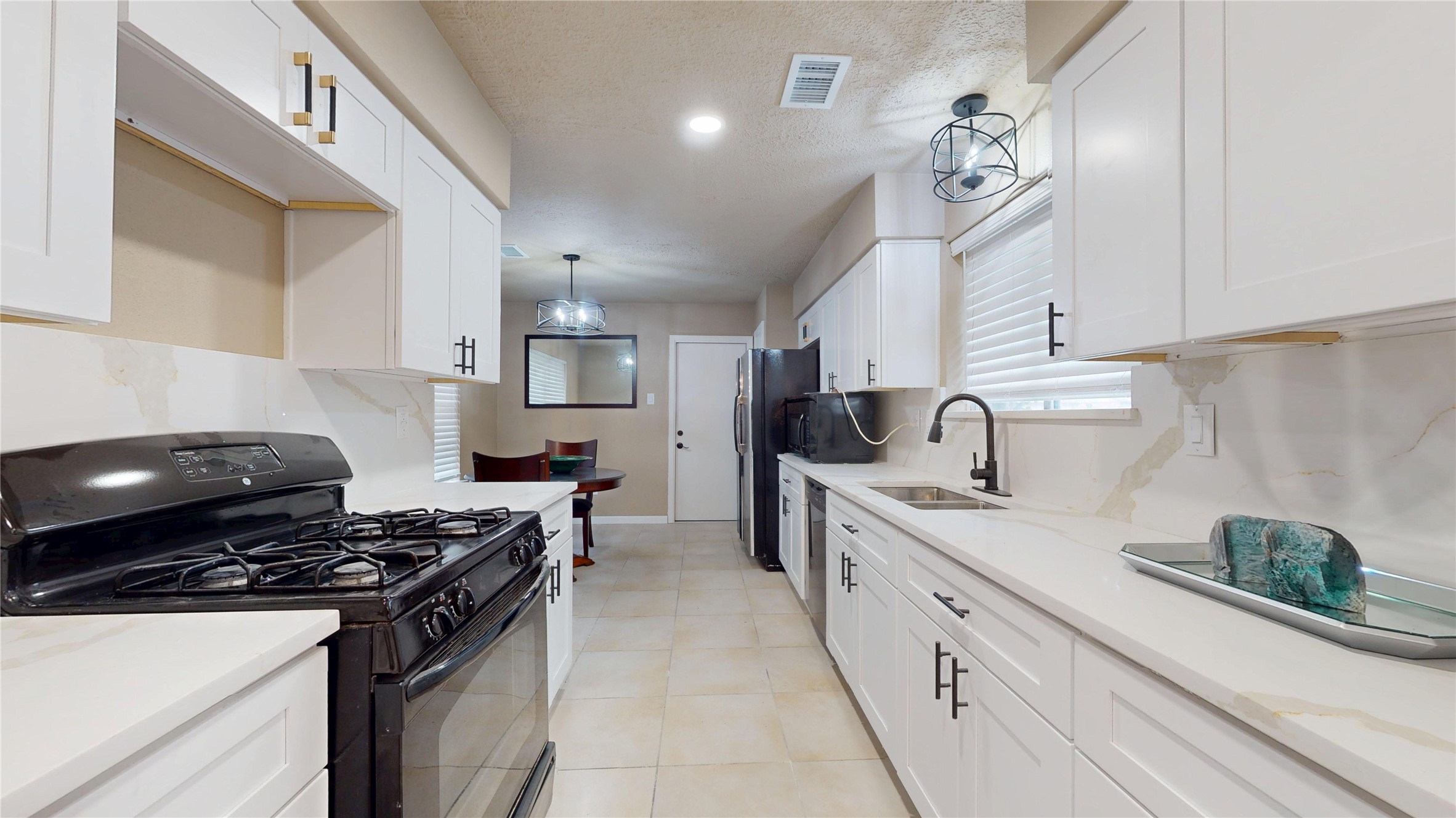 1022 Manorglen Drive Property Photo 16