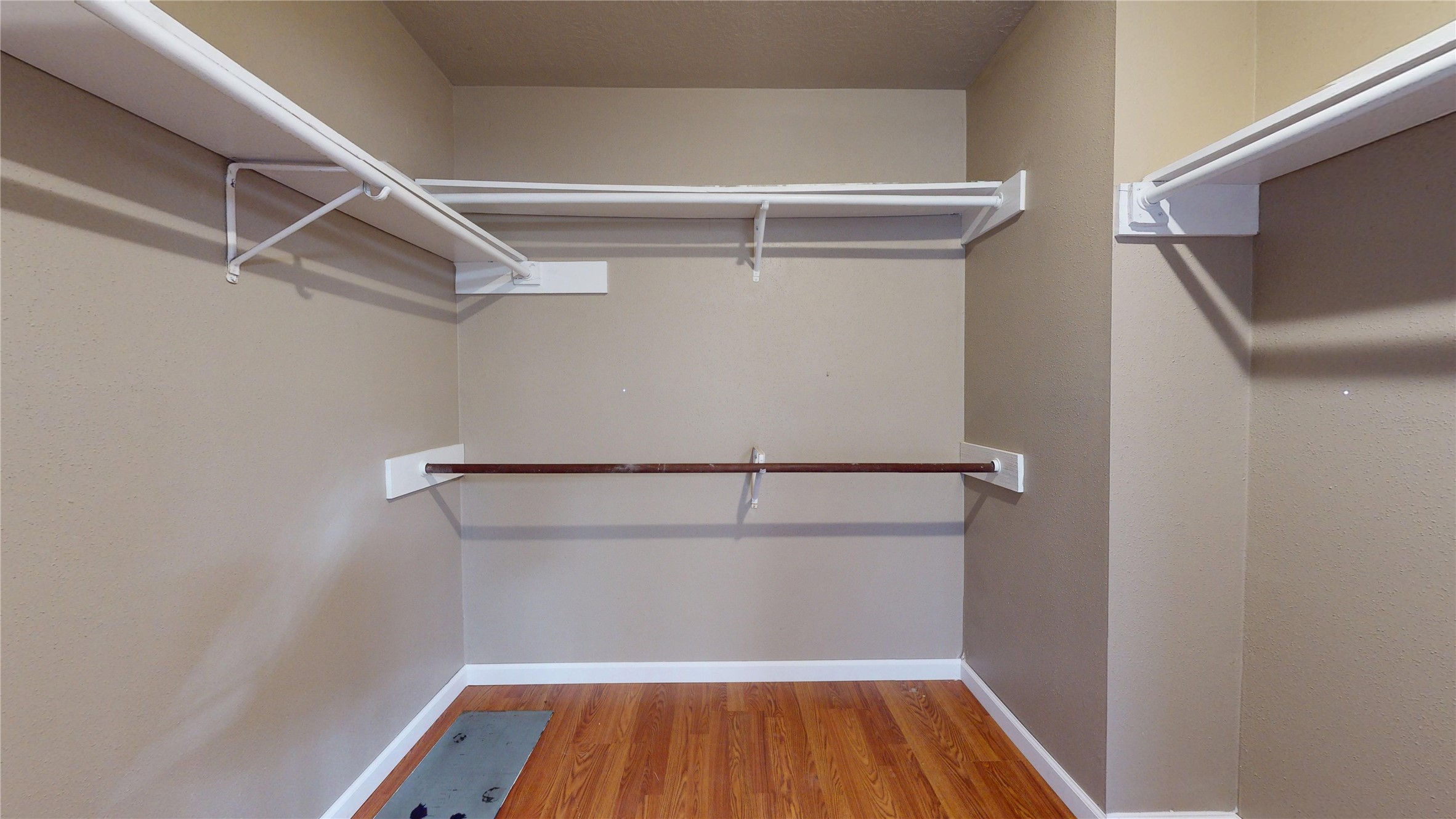 1022 Manorglen Drive Property Photo 32