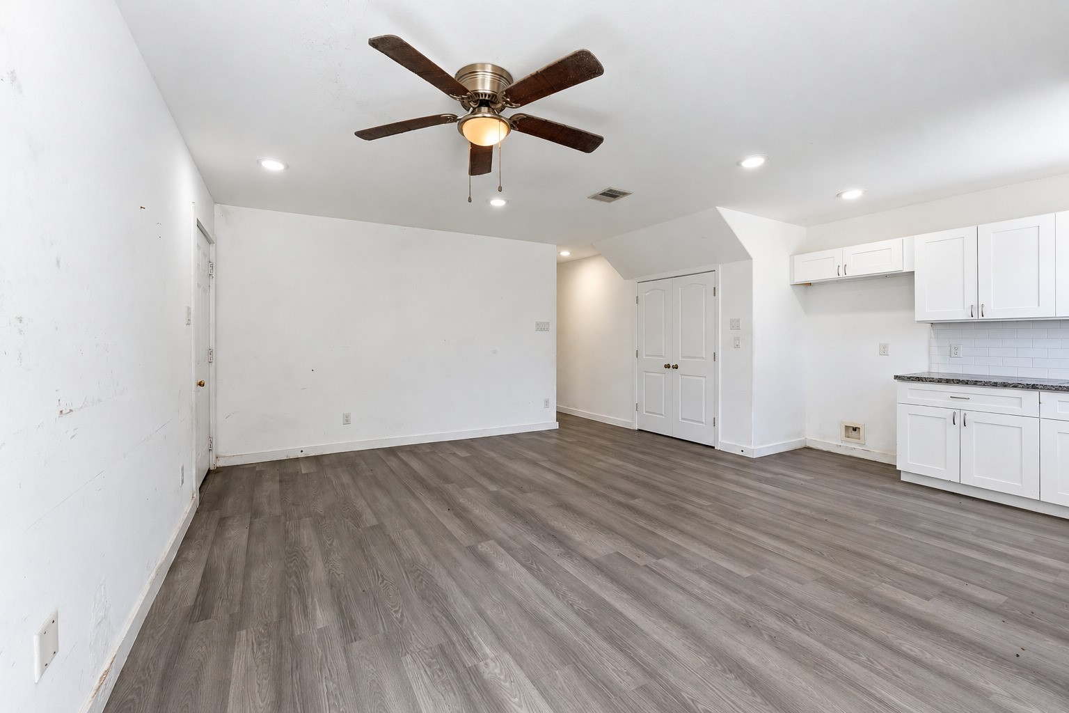 9405 Madera Road Property Photo 6