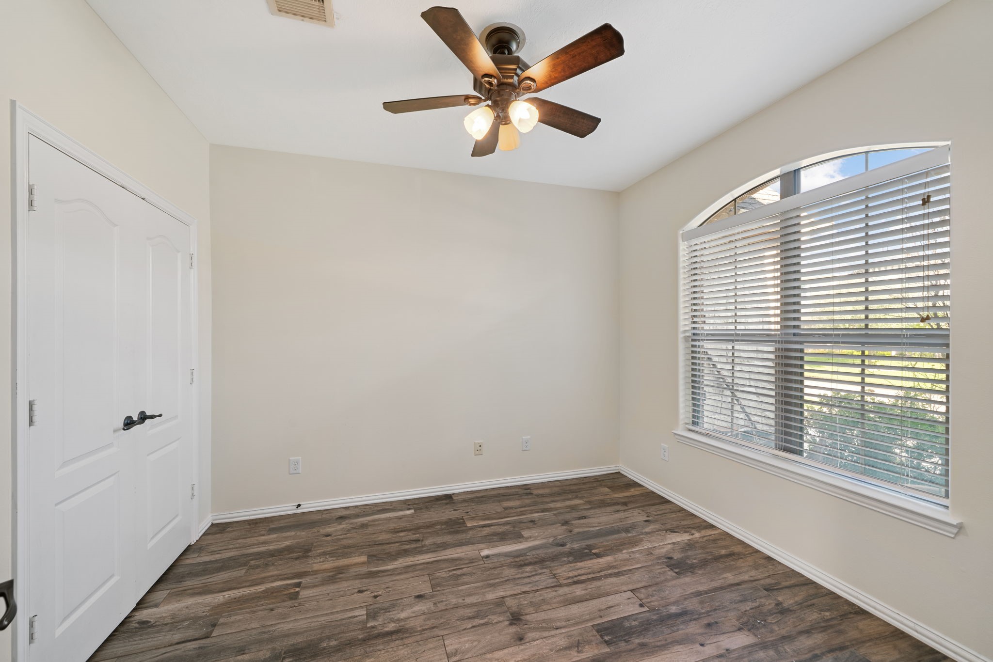 107 Bella Sole Property Photo 4