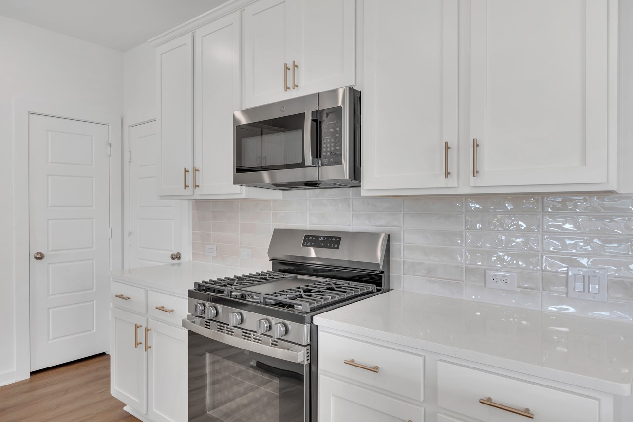 8026 Kay Harbor Drive Property Photo 6