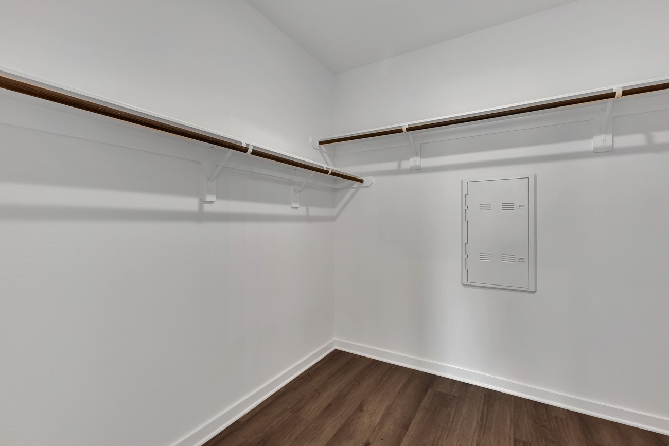 8026 Kay Harbor Drive Property Photo 17