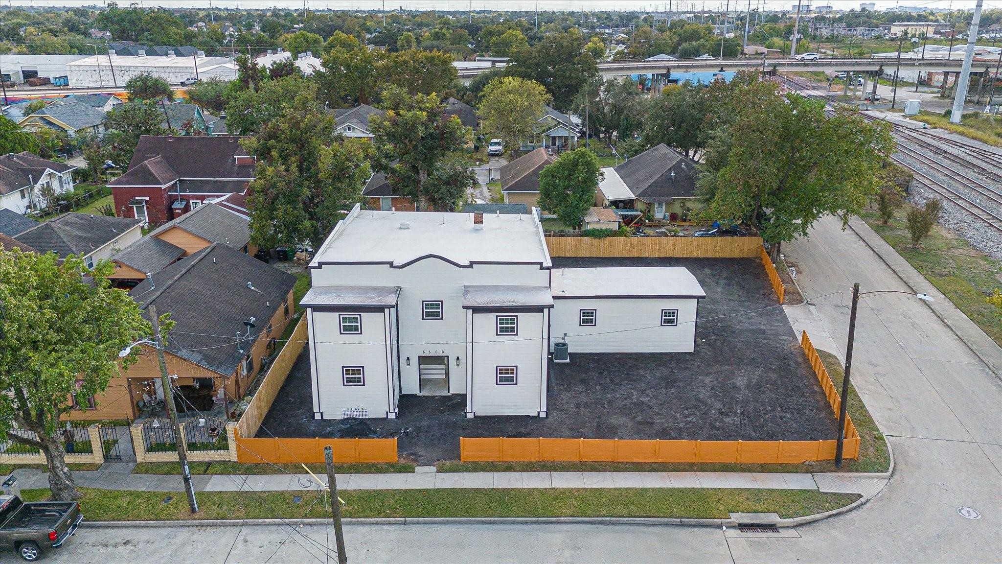 6608 Avenue O Property Photo 3