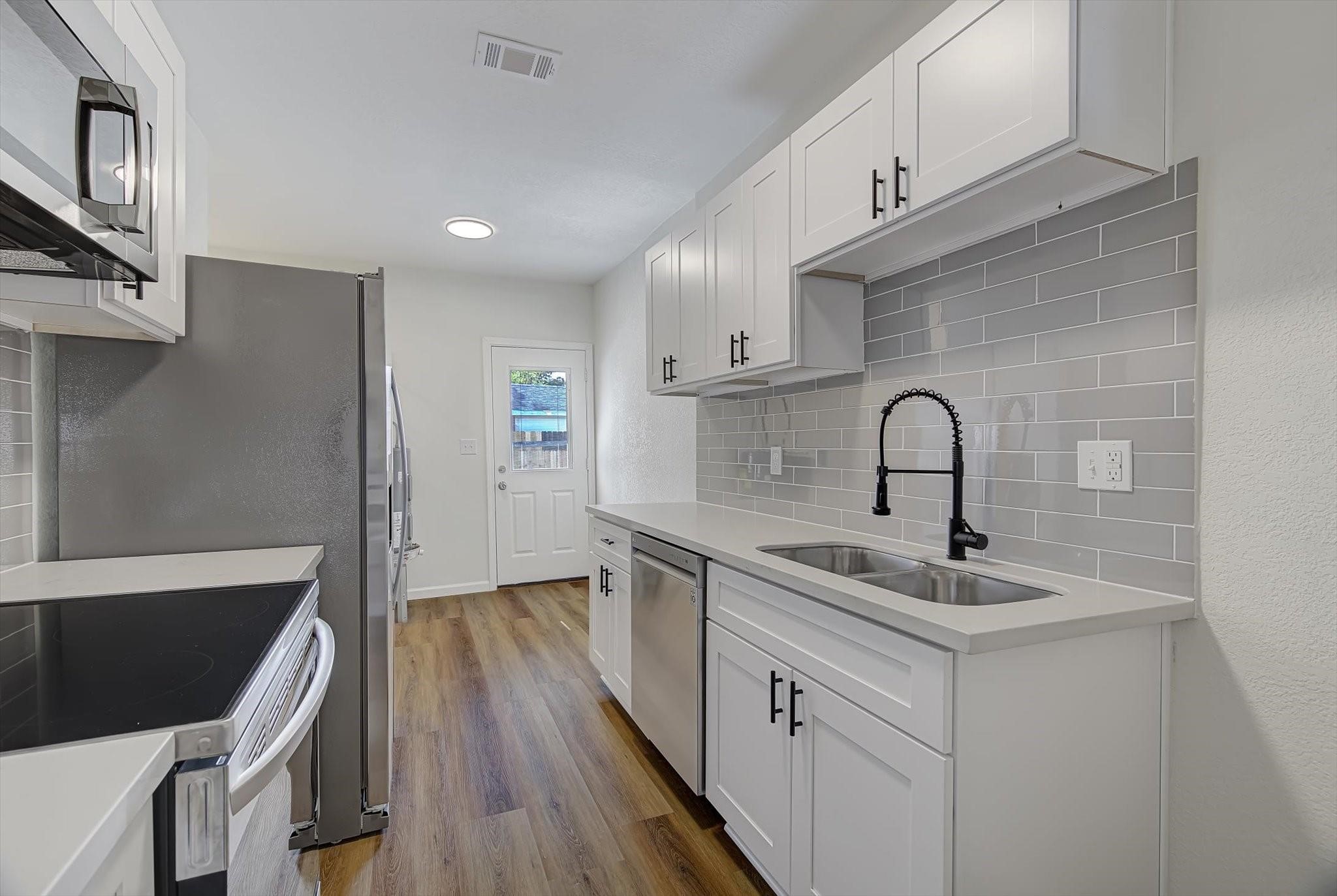 6608 Avenue O Property Photo 16