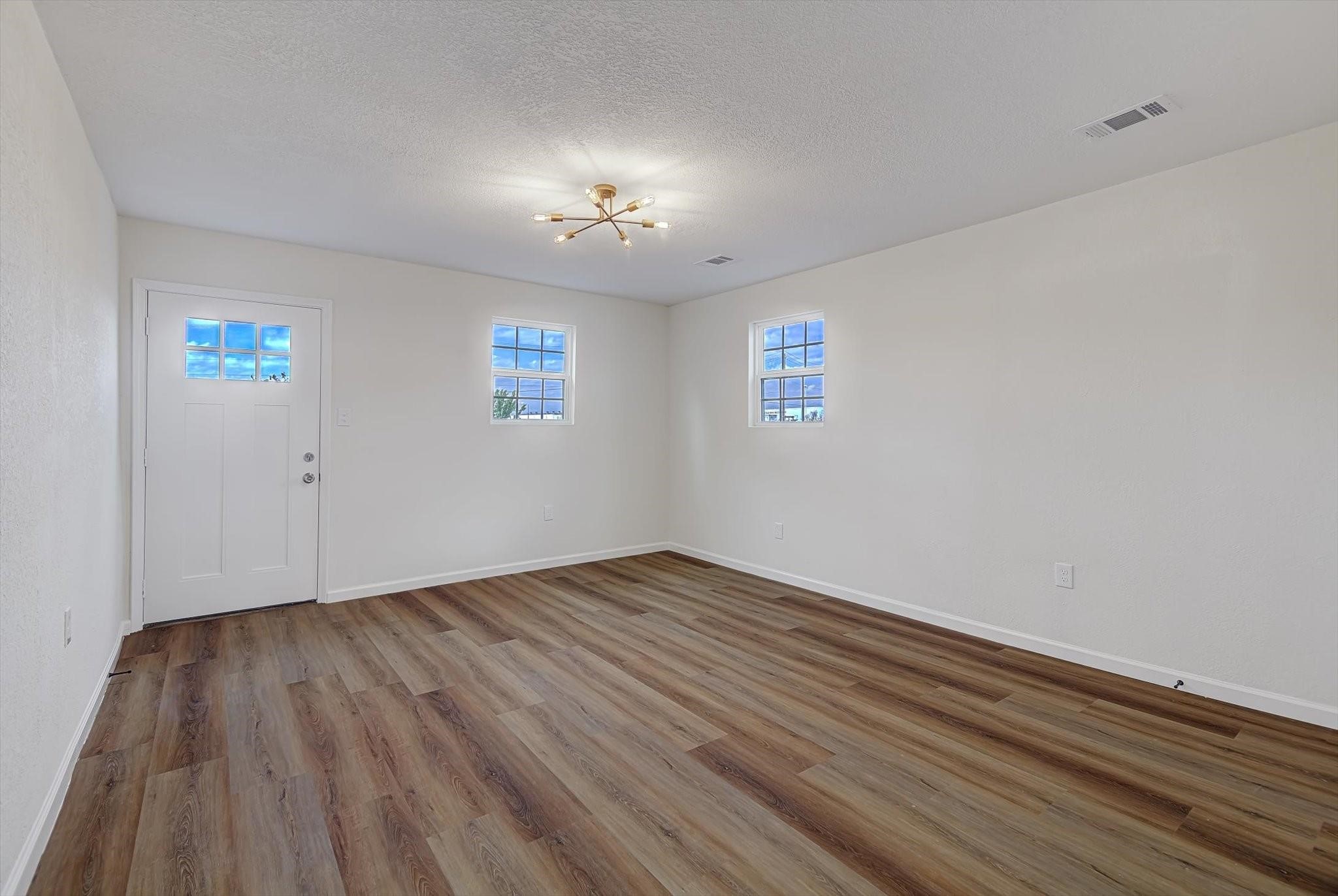 6608 Avenue O Property Photo 28