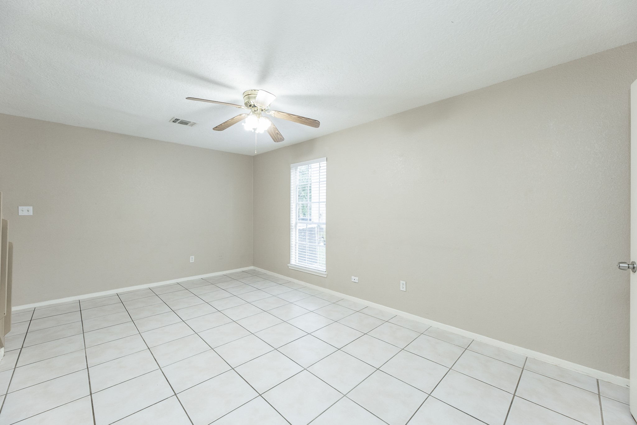 1926 Avenue B Property Photo 8