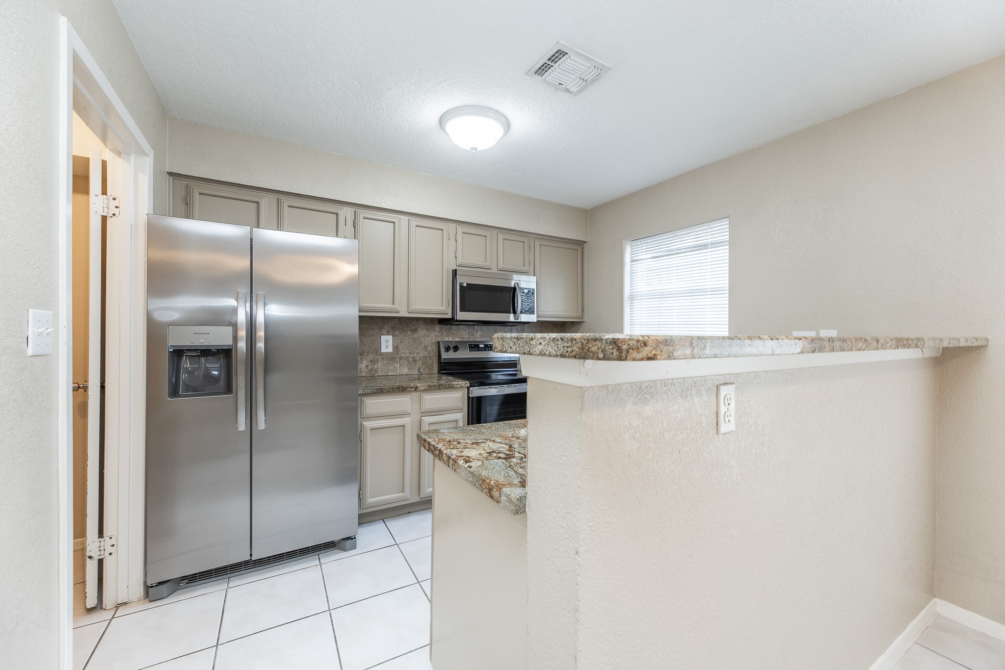 1926 Avenue B Property Photo 9