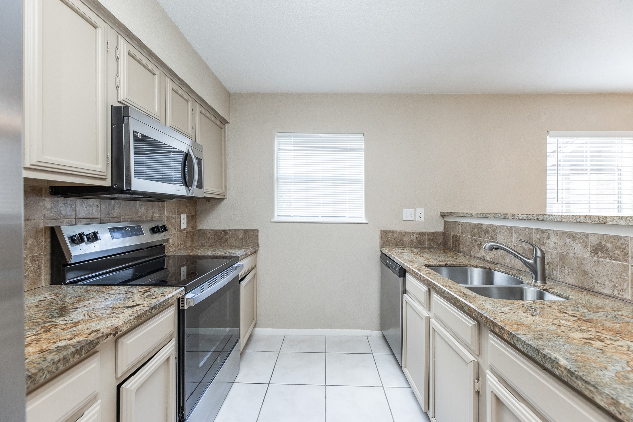 1926 Avenue B Property Photo 11