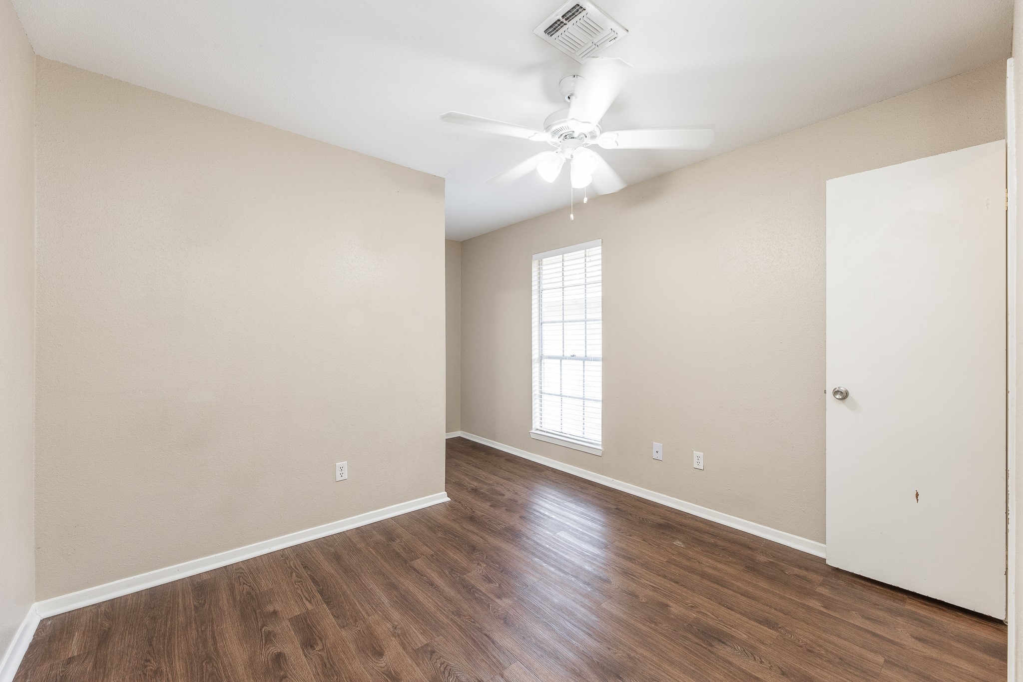 1926 Avenue B Property Photo 20