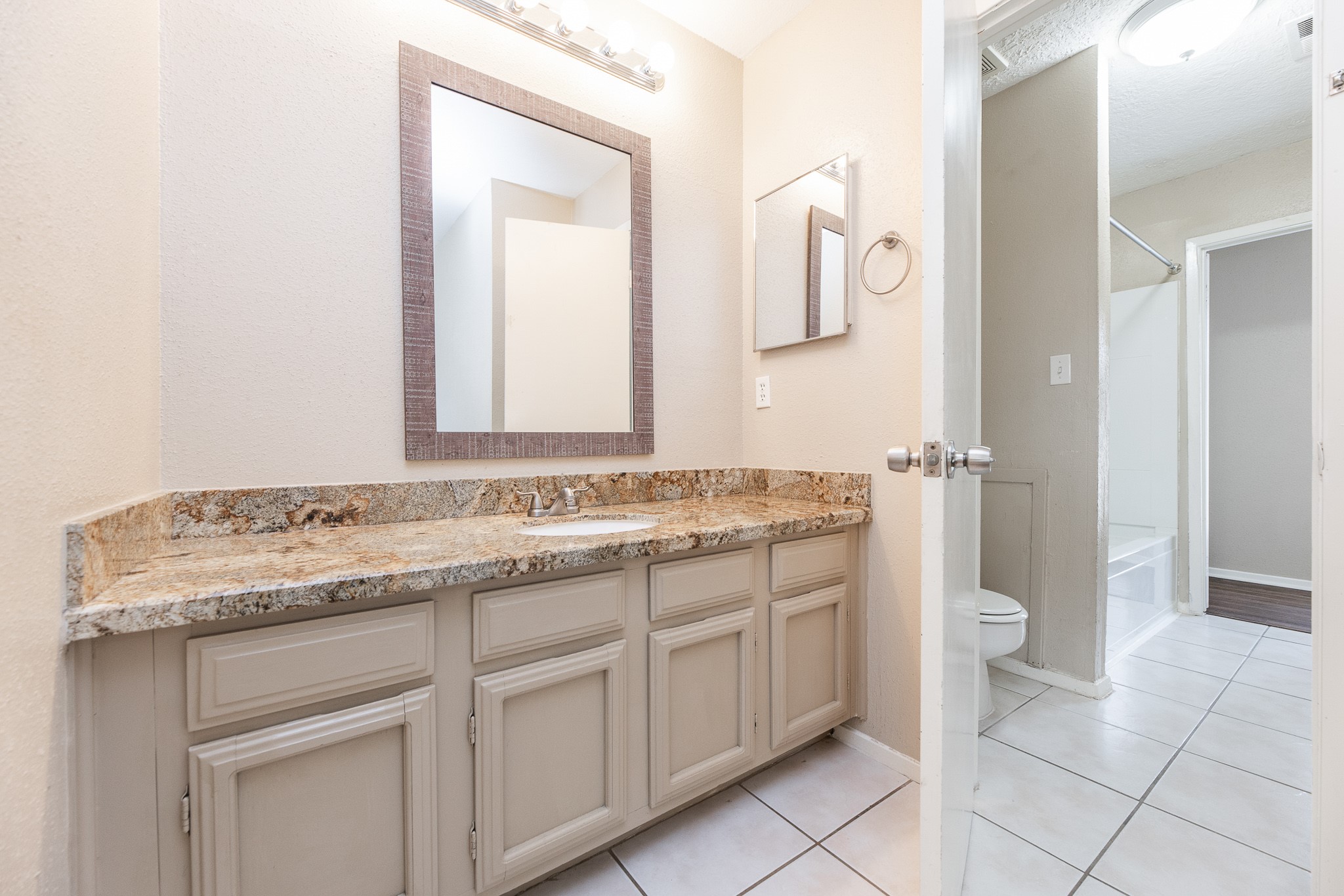 1926 Avenue B Property Photo 23