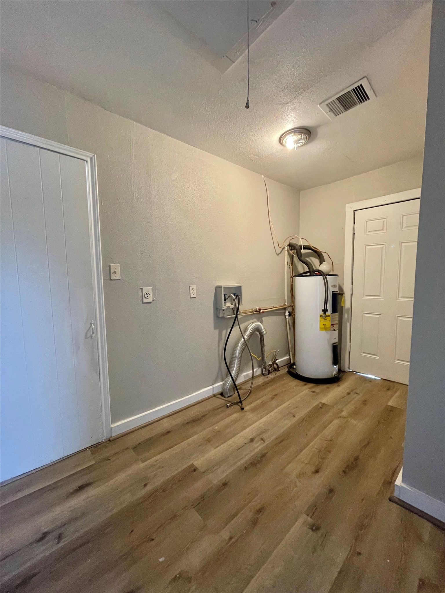 327 W 7th Street Property Photo 13