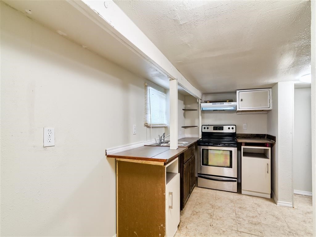 2501 Truxillo Street B Property Photo 4