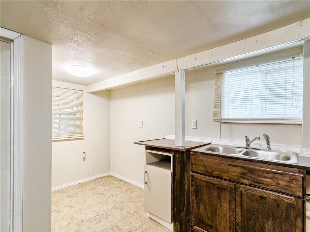 2501 Truxillo Street B Property Photo 6