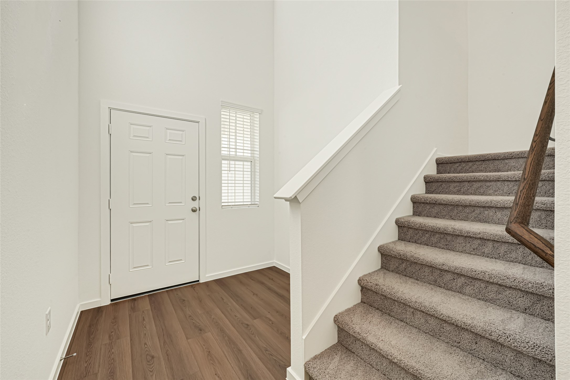 26415 Cedar Sedge Drive Property Photo 8