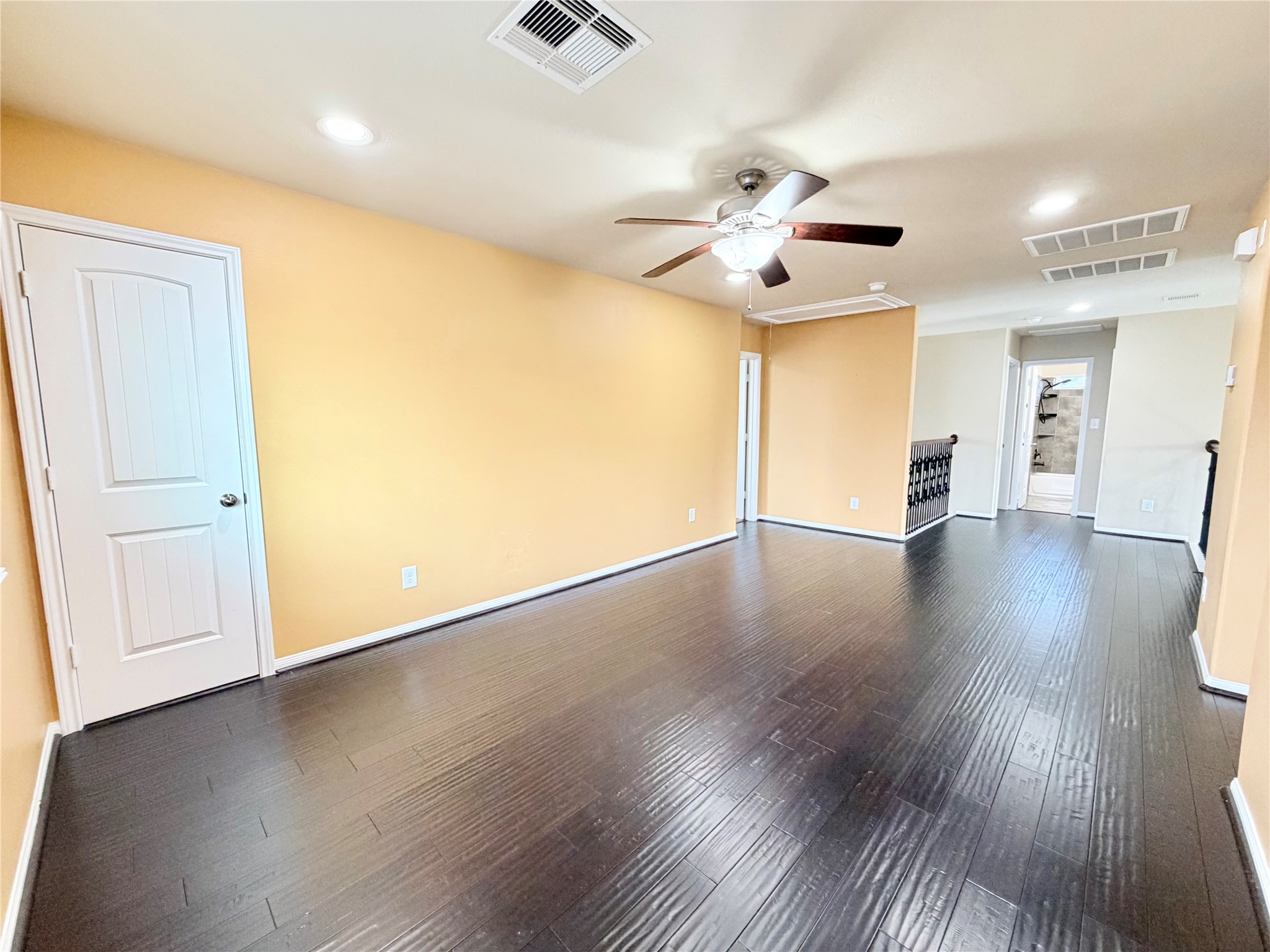 1242 S Maple Drive Property Photo 19