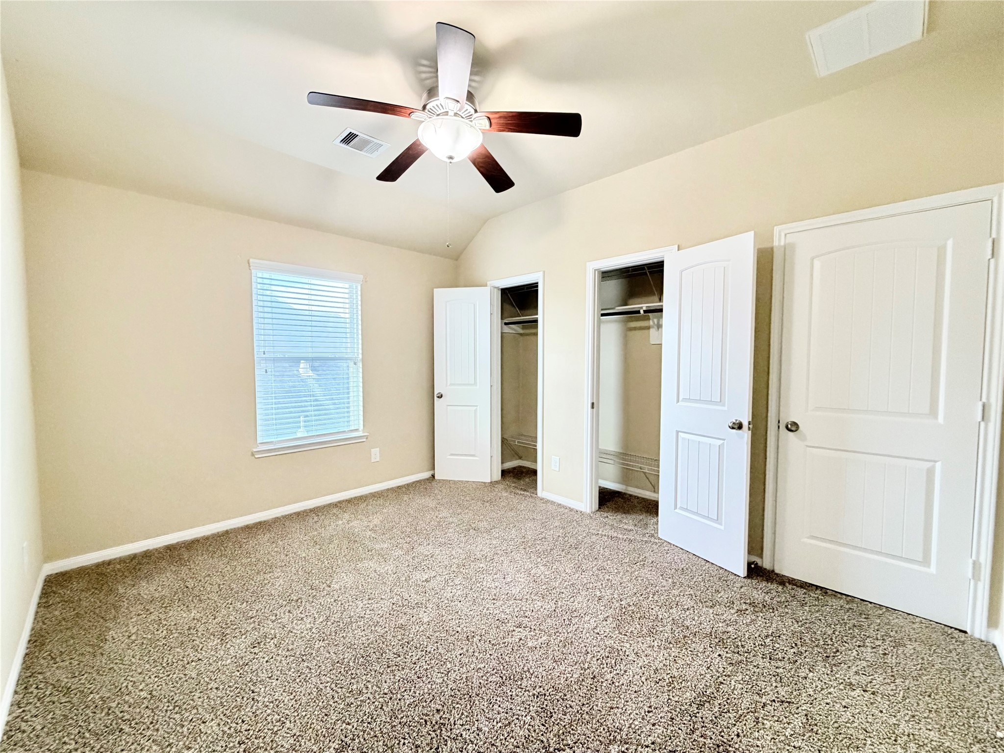 1242 S Maple Drive Property Photo 20