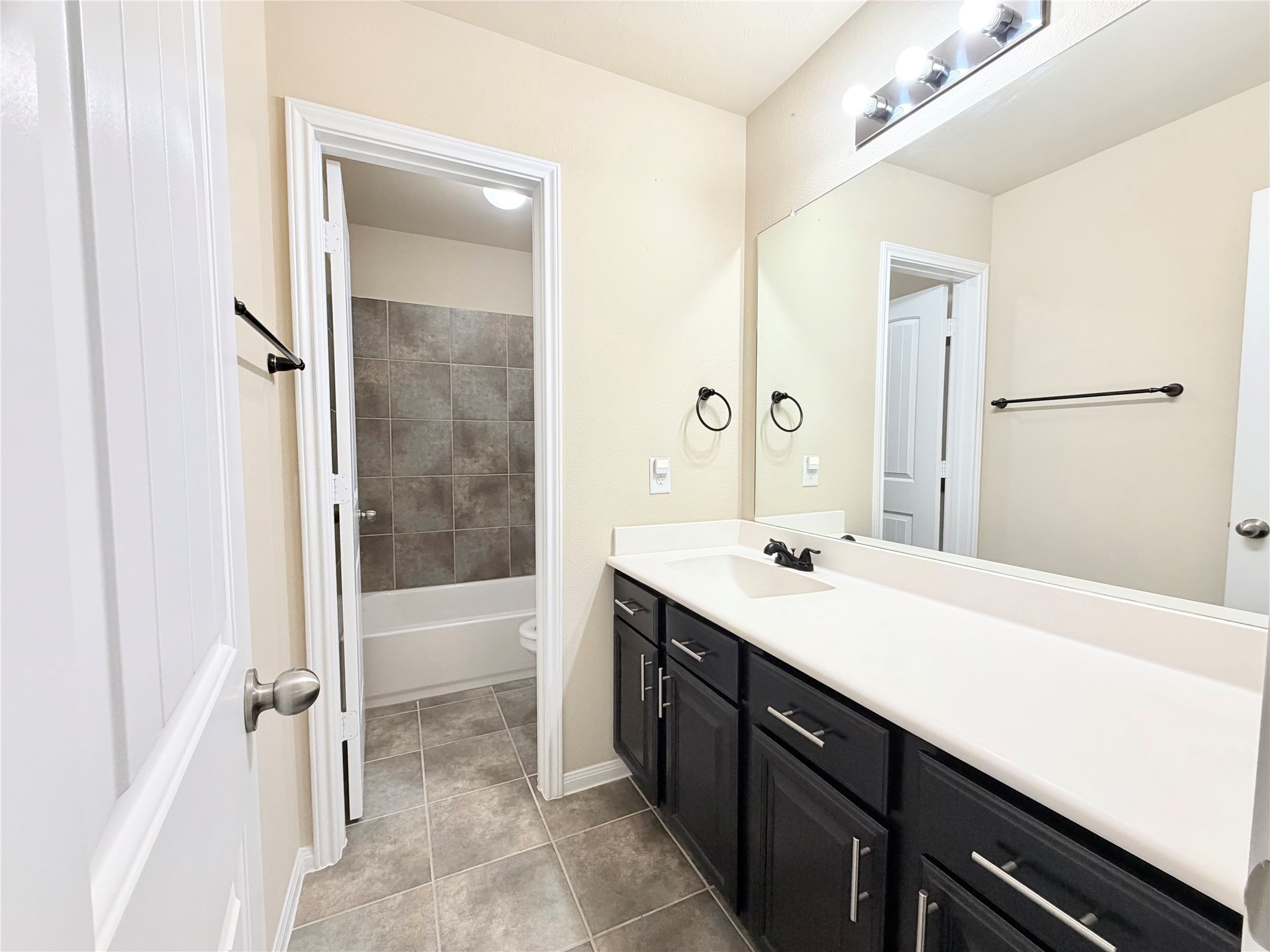 1242 S Maple Drive Property Photo 21