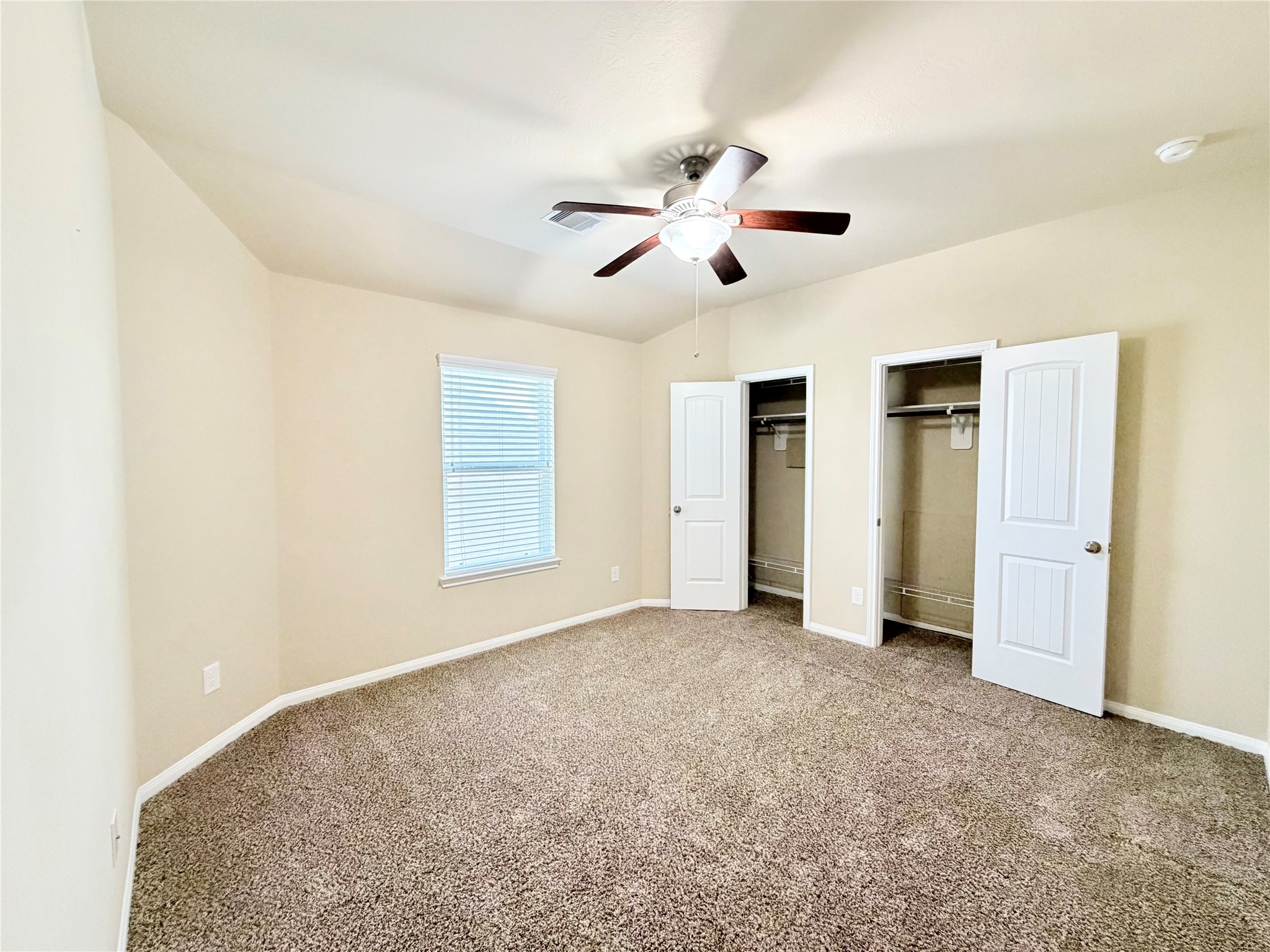 1242 S Maple Drive Property Photo 22