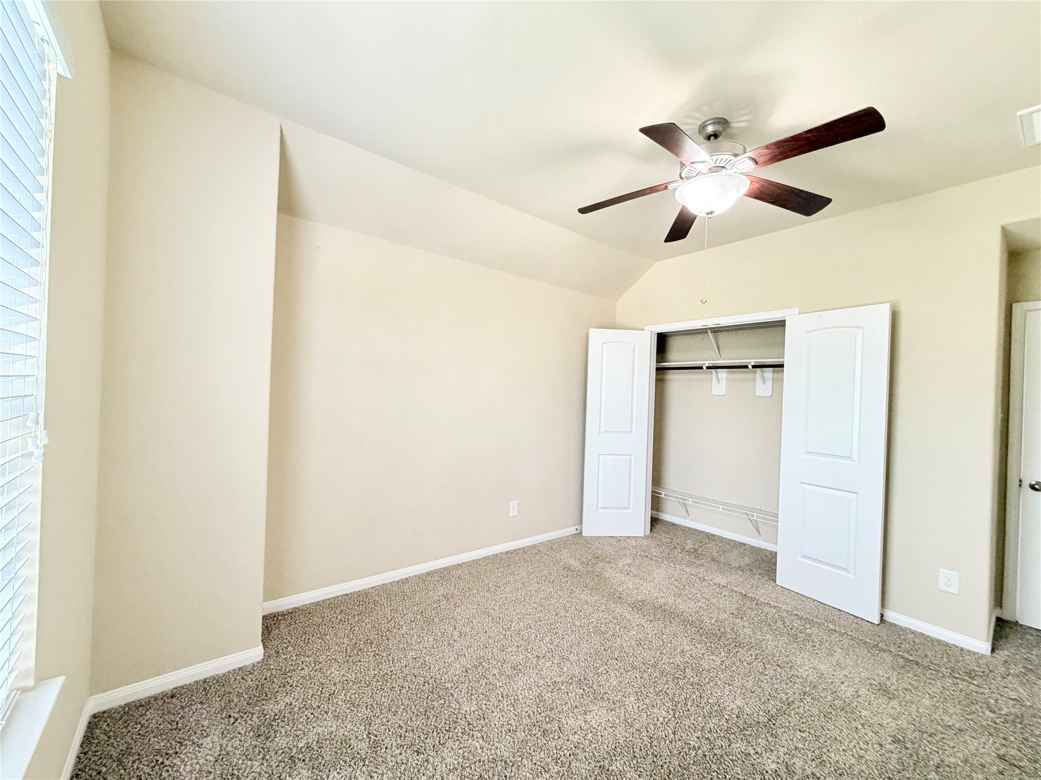 1242 S Maple Drive Property Photo 23
