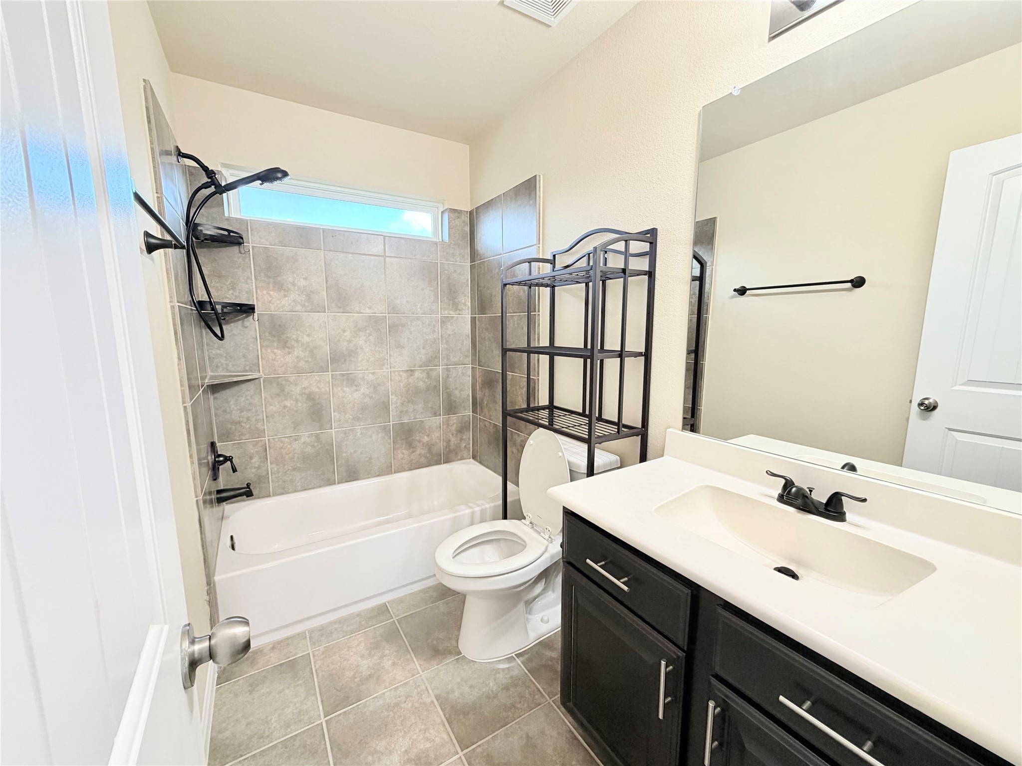 1242 S Maple Drive Property Photo 24