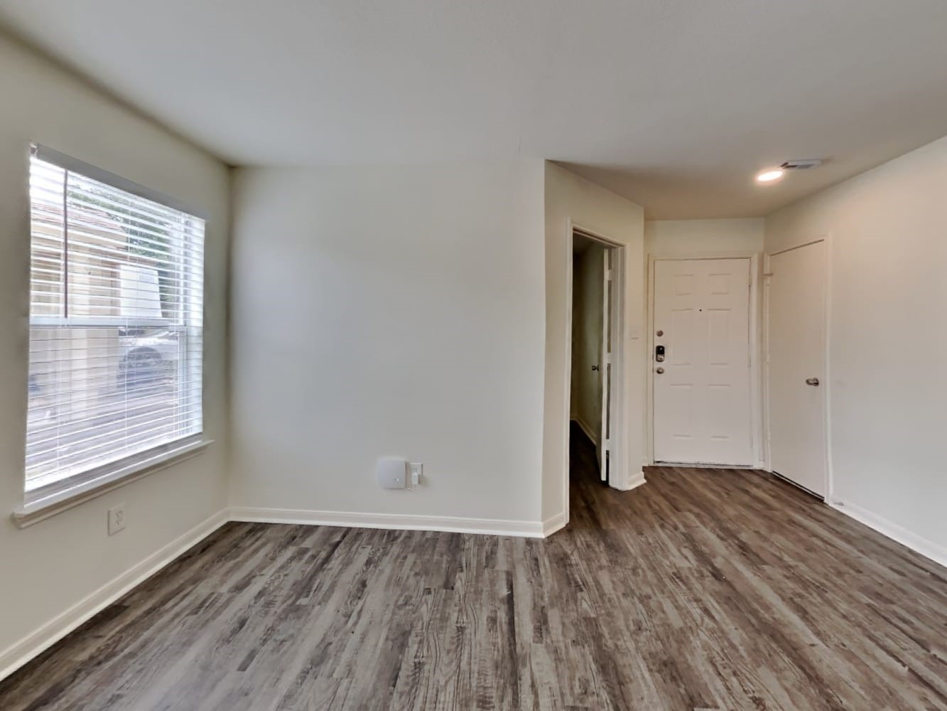 3638 Avalon Castle Drive Property Photo 4