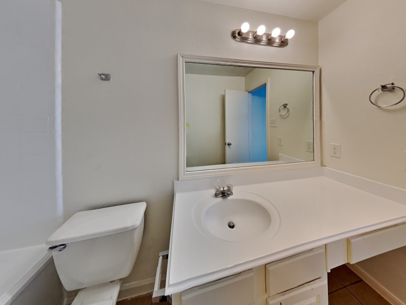 3638 Avalon Castle Drive Property Photo 13