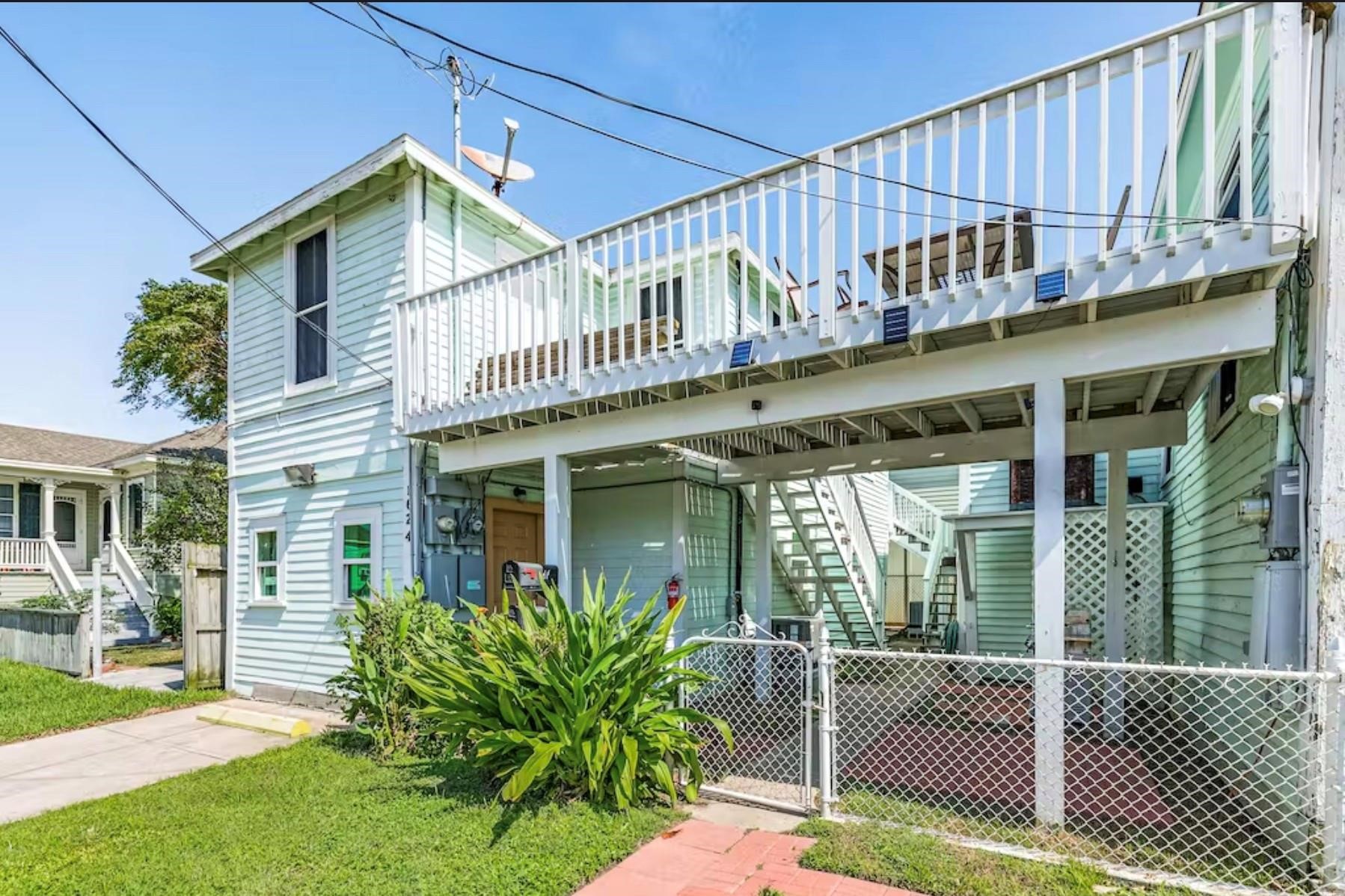 1624 17th Down Property Photo 1