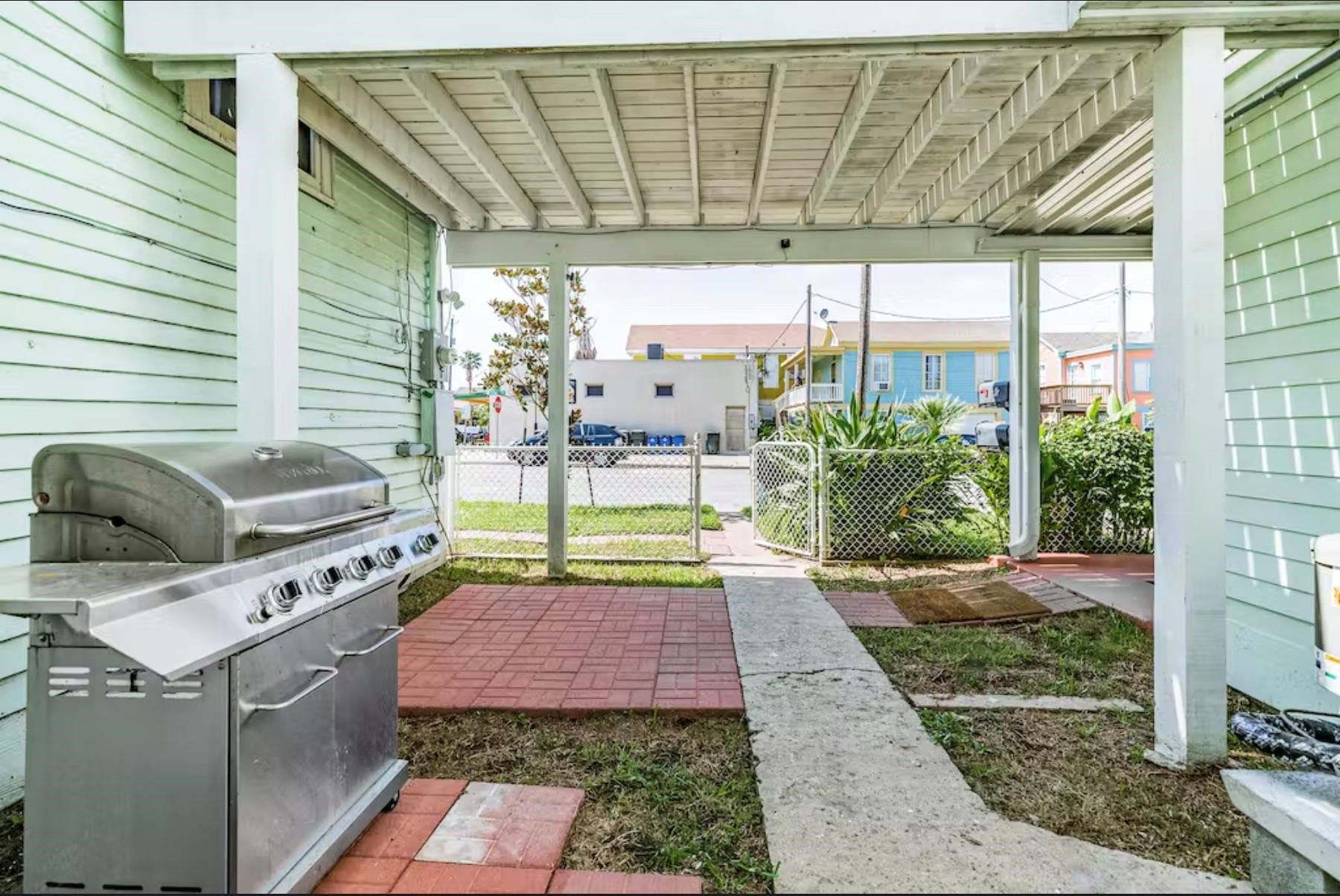 1624 17th Down Property Photo 18