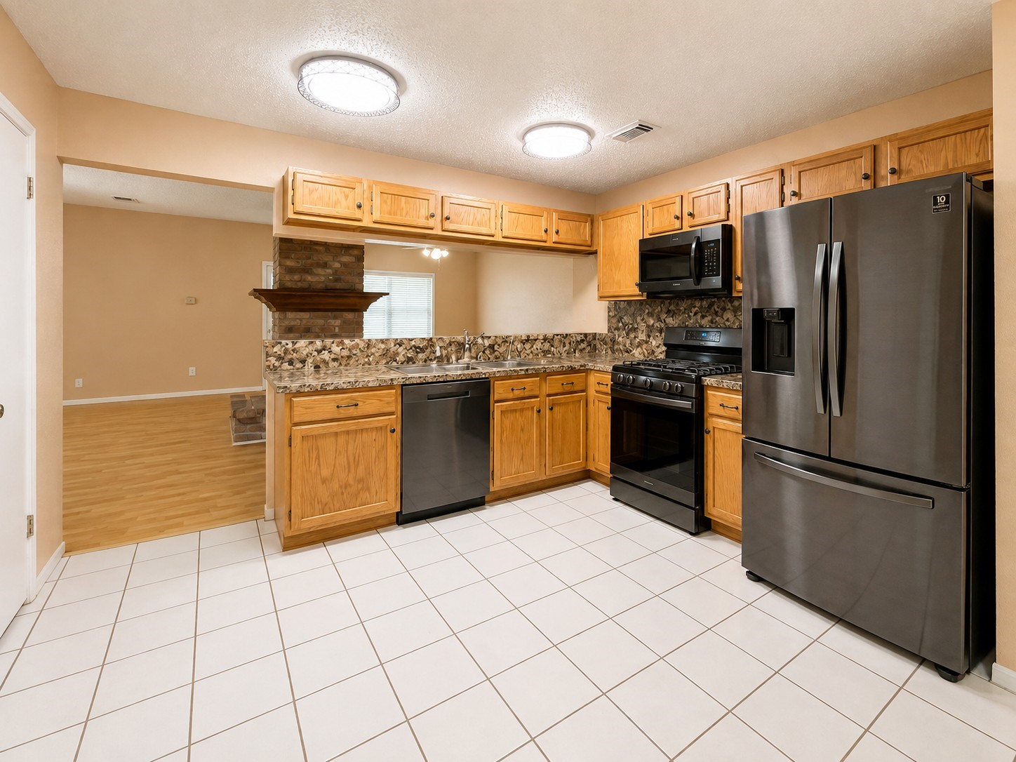 10215 Saddlehorn Trail Property Photo 6